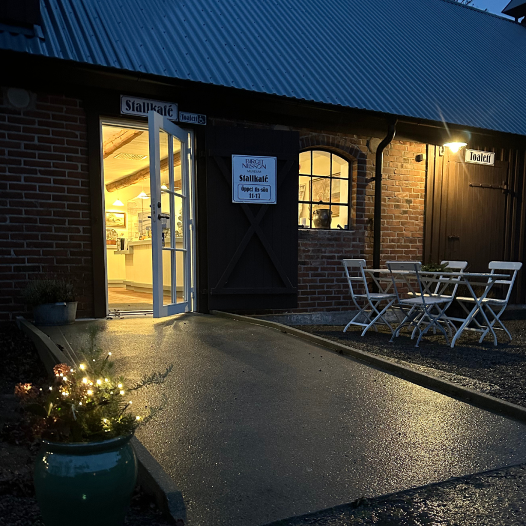 Mamsellen i Stallkaféet på Birgit Nilsson Museum