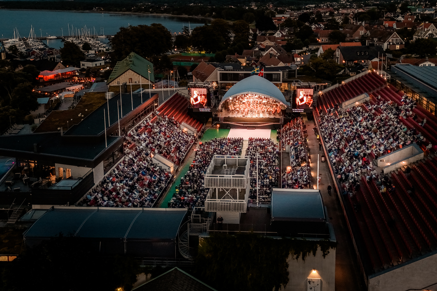 Du visar för närvarande Wagners flygande holländare når Båstad