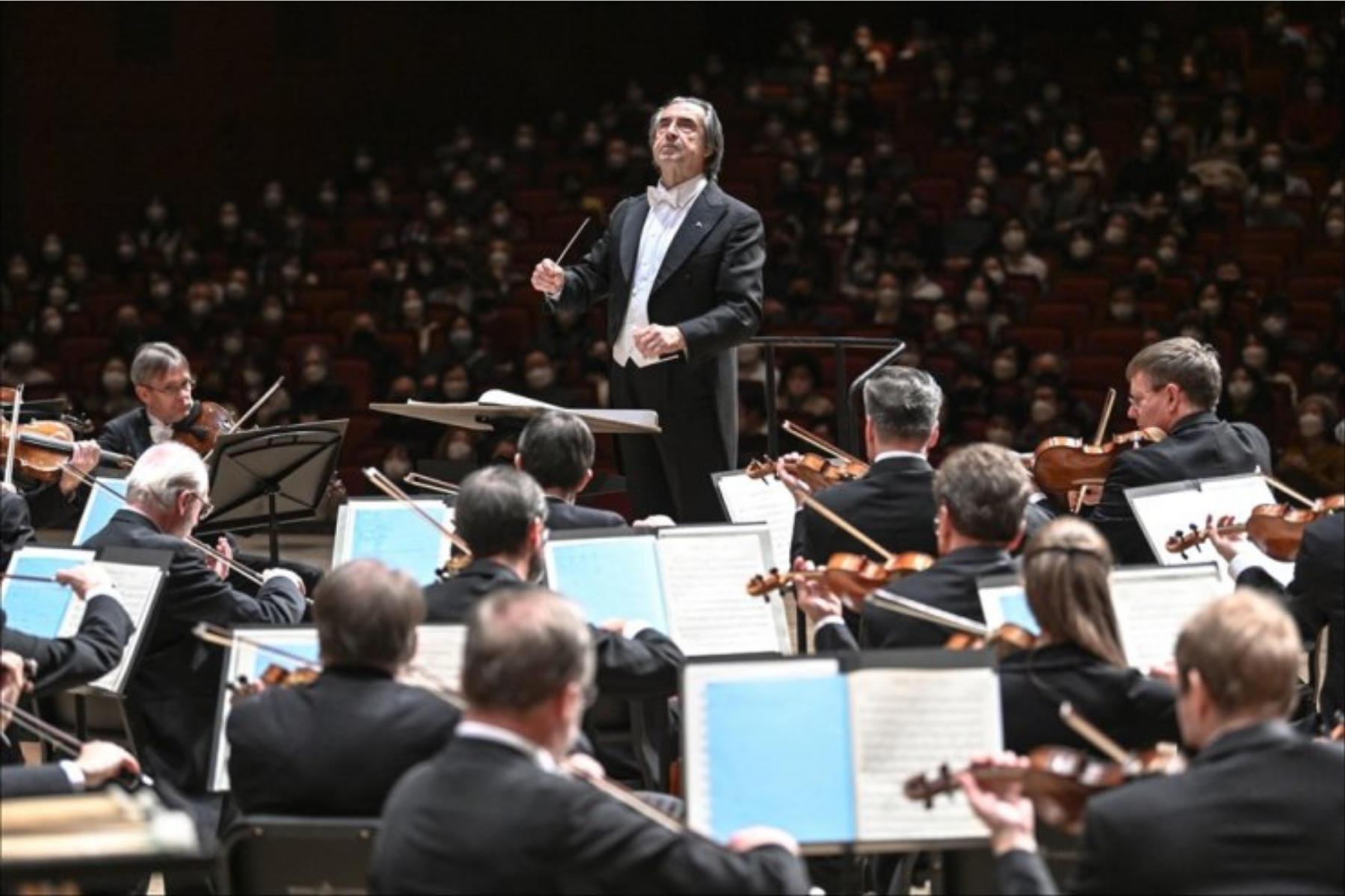 You are currently viewing Riccardo Muti and Vienna Philharmonic perform in Asia